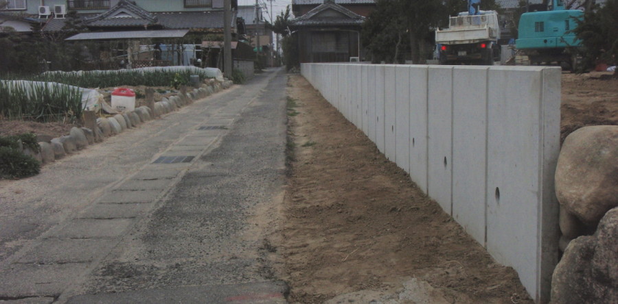 岐阜県海津市Y様邸　L型擁壁コンクリート設置工事
