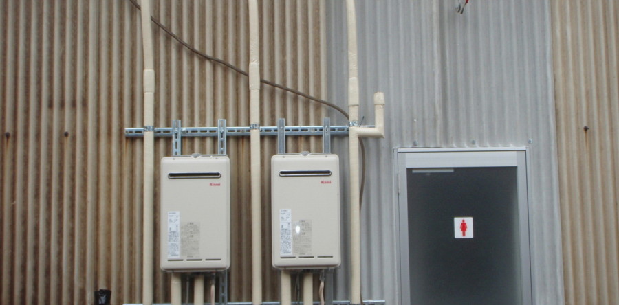 三重県桑名市K様工場　給湯器取替工事